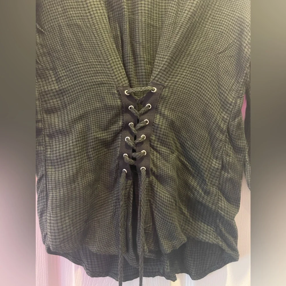 Color Thread Shirt - Picture 2 of 5